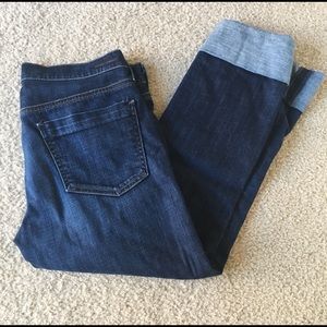 Very cute Citizens Of Humanity cropped jeans.